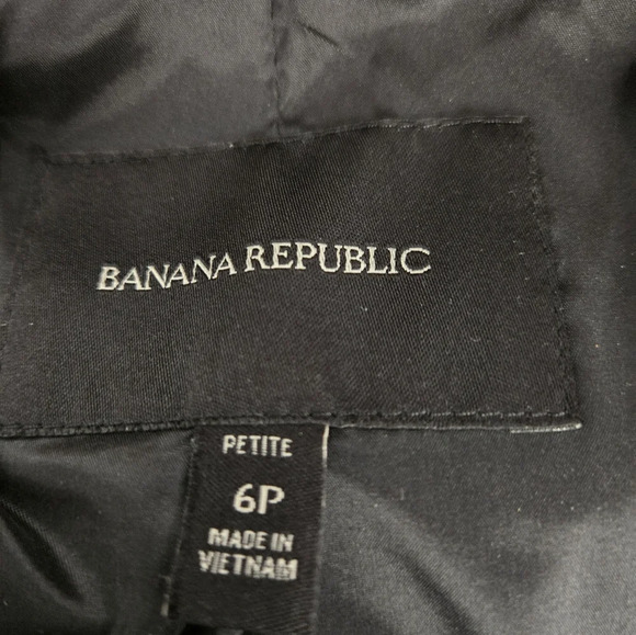 BANANA REPUBLIC black/ beige lightweight cropped jacket. Size 6P - Picture 8 of 11